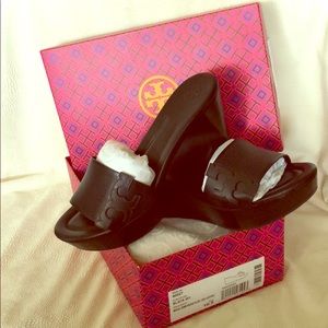 Tory Burch 10.5 Black Leather Wedge